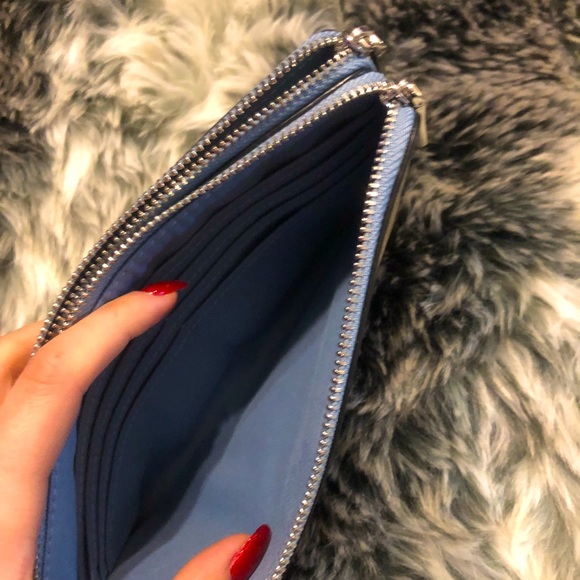 Coach Wristlet 👜 - Picture 3 of 4